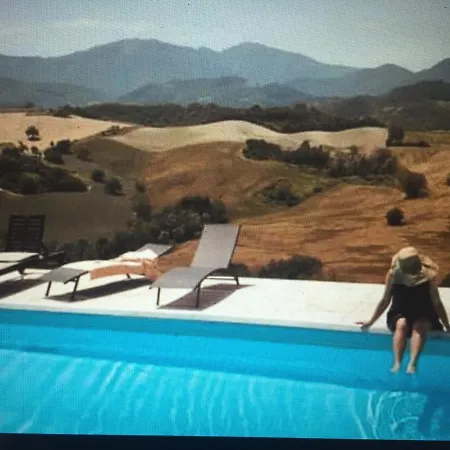 Il Fienile Di Ca Battista * קאלי